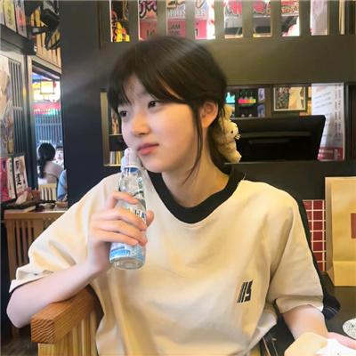 穿成炮灰太子被陷害，我当场撒泼